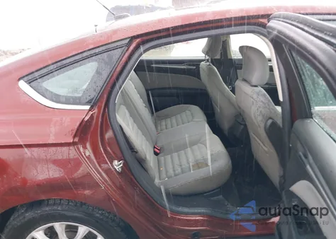 2015 Ford Fusion S z USA, uszkodzony, nr VIN 3FA6P0G78FR218422